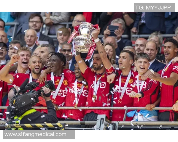 尤文图斯绝杀曼联引发争议判罚全场沸腾足总杯精彩瞬间回顾