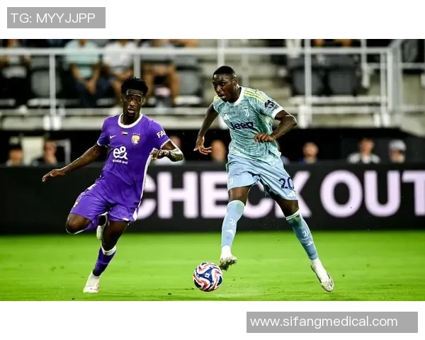 中超盛况：尤文图斯狂胜巴萨五球帽子戏法点燃全场激情