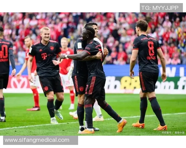 足总杯精彩对决拜仁狂胜热刺6-2引爆全场激情瞬间集锦 足总杯精彩对决拜仁狂胜热刺6-2引爆全场激情瞬间集锦