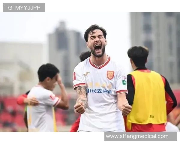 重庆足球队技术实力大幅提升创造历史新高引发关注