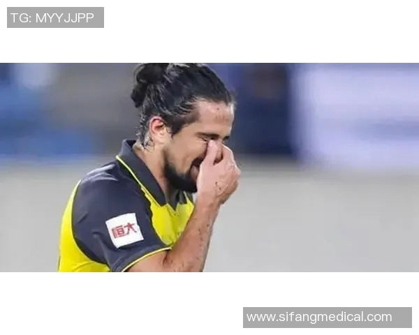 中超经典对决皇马与巴萨激战成平红牌事件引发全场热议