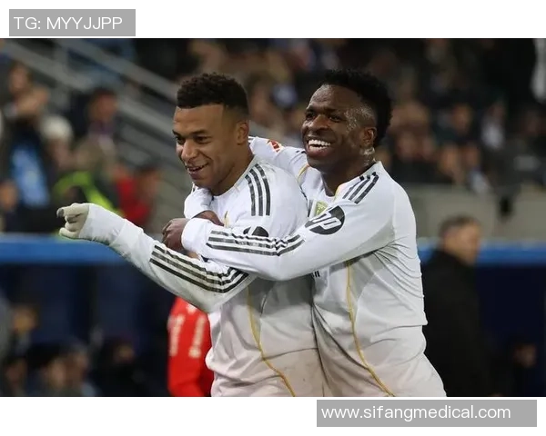 德甲激战：皇马与阿森纳战成平局精彩瞬间引发全场热议