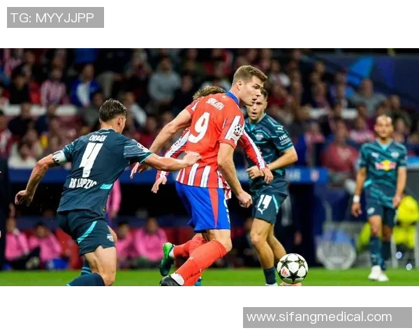 欧冠震撼战役里昂狂胜莱比锡五球大捷引发全场沸腾